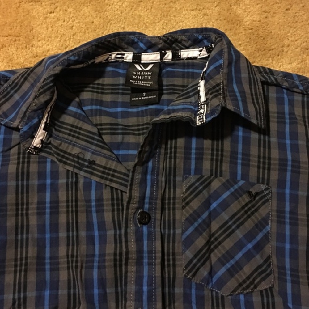 Boys Size Small (Boys age 7) Button down